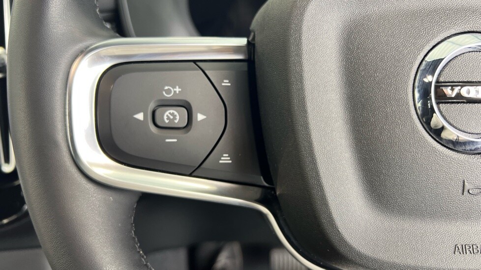 Used Volvo XC40 2023 for sale - 76145964: Photo 21