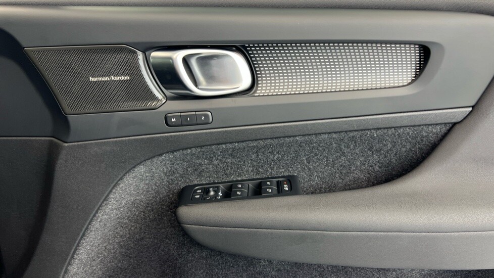 Used Volvo XC40 2023 for sale - 76145964: Photo 29