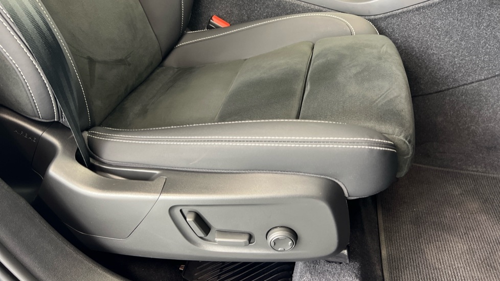 Used Volvo XC40 2023 for sale - 76145964: Photo 30