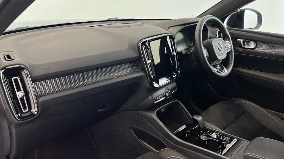 Used Volvo XC40 2023 for sale - 76145964: Photo 36