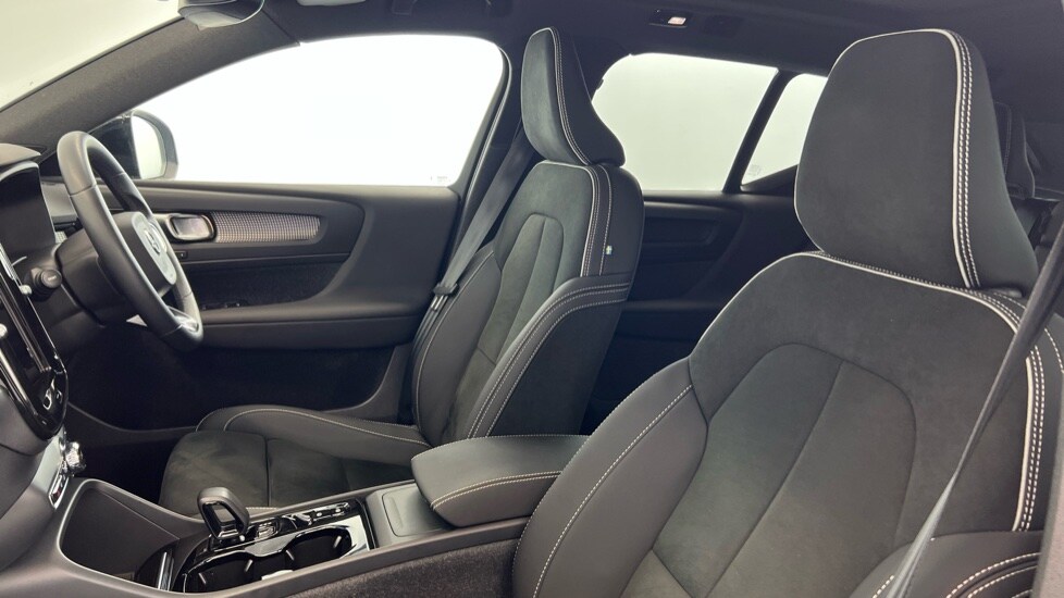 Used Volvo XC40 2023 for sale - 76145964: Photo 37