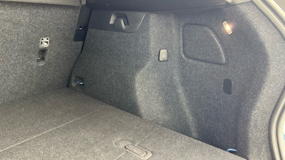 Used Volvo XC40 2023 for sale - 76145964: Photo 39