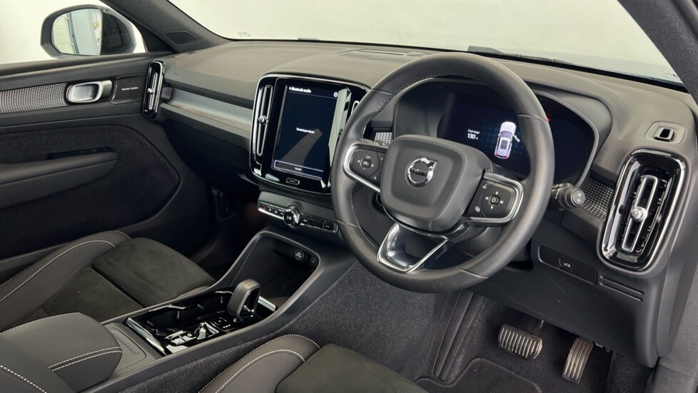 Used Volvo XC40 2023 for sale - 76145964: Photo 4