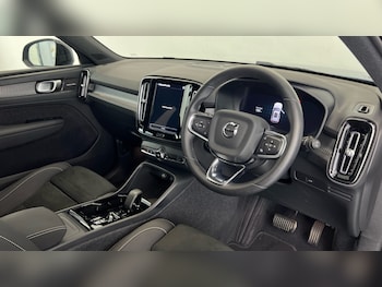 Used Volvo XC40 2023 for sale - 76145964: Photo