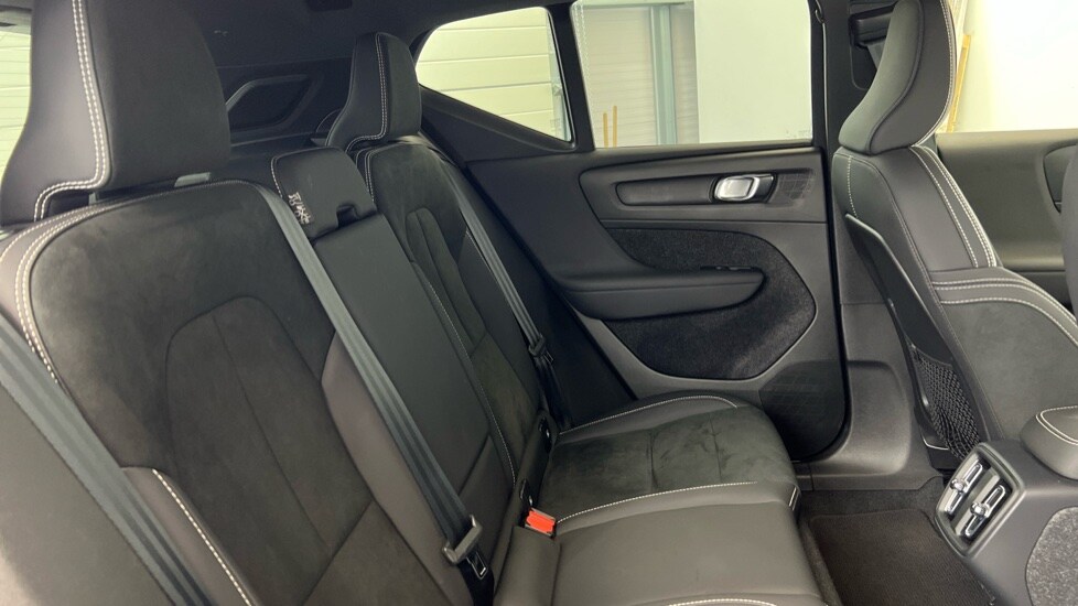 Used Volvo XC40 2023 for sale - 76145964: Photo 6