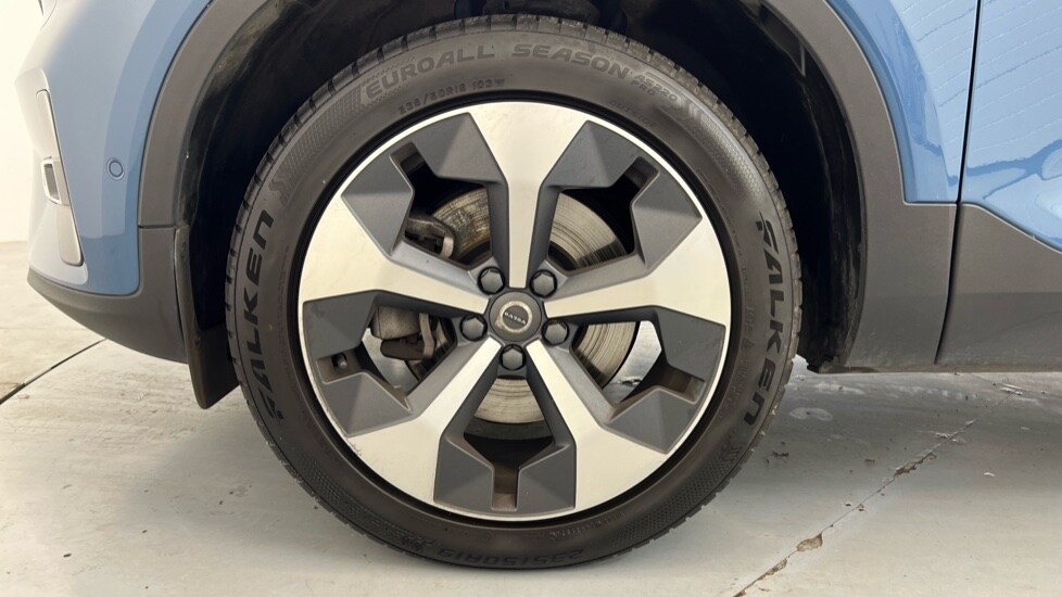 Used Volvo XC40 2023 for sale - 76145964: Photo 9