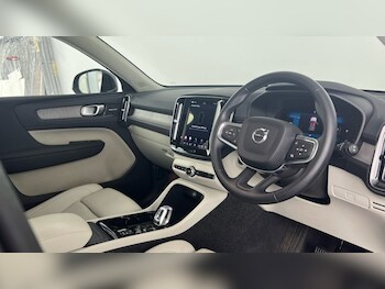 Used Volvo XC40 2025 for sale - 78760611: Photo