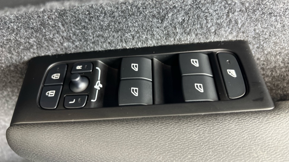 Used Volvo XC40 2022 for sale - 76556807: Photo 24