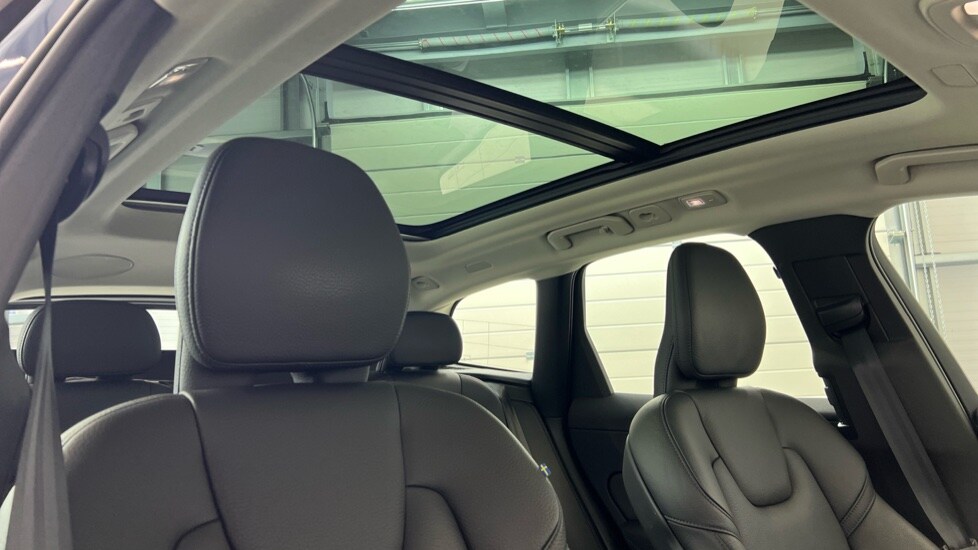 Used Volvo XC60 2024 for sale - 78102930: Photo 30