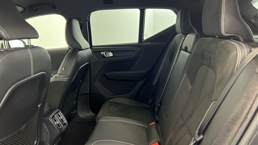 Used Volvo XC40 2022 for sale - 77241130: Photo 33