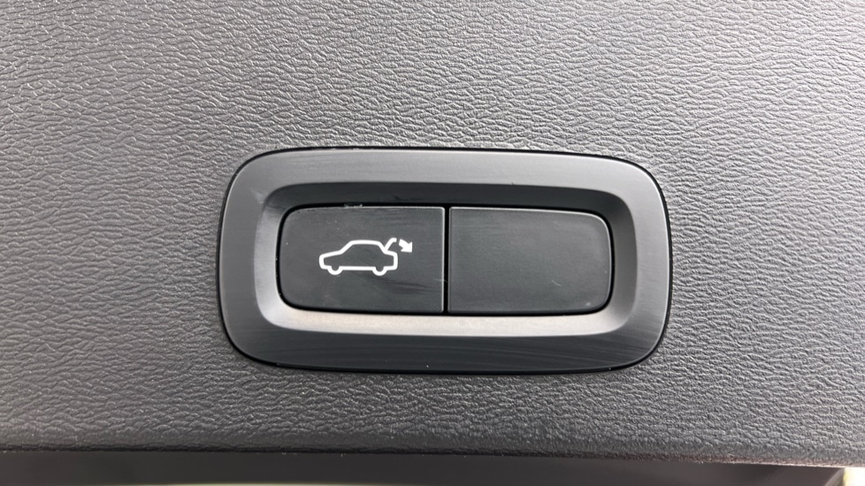 Used Volvo XC40 2022 for sale - 77241130: Photo 35