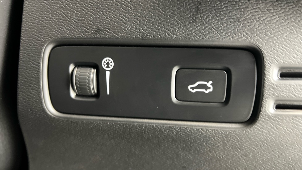 Used Volvo XC40 2022 for sale - 77241130: Photo 49