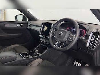 Used Volvo XC40 2022 for sale - 77241130: Photo