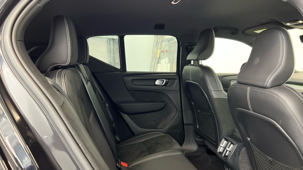 Used Volvo XC40 2022 for sale - 77241130: Photo 6