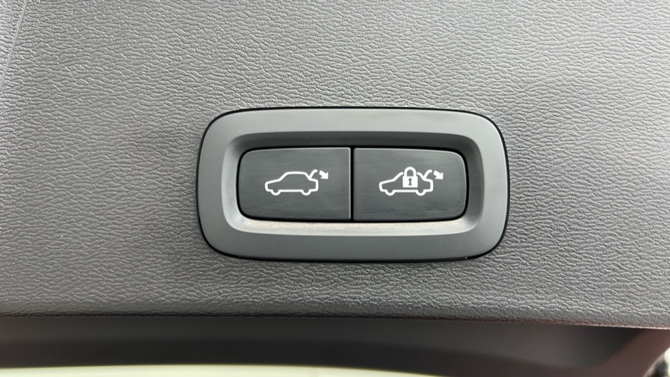 Used Volvo XC40 2022 for sale - 77170483: Photo 35