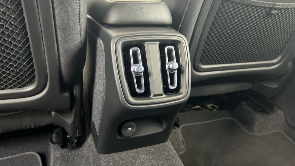 Used Volvo XC40 2023 for sale - 76494089: Photo 15