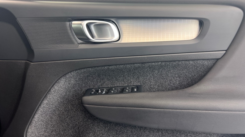 Used Volvo XC40 2023 for sale - 76494089: Photo 29