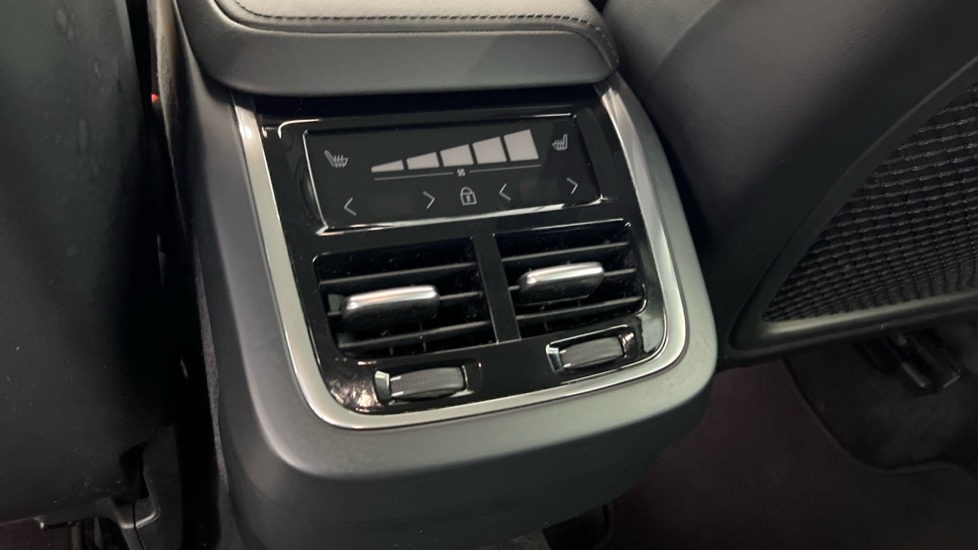 Used Volvo XC60 2023 for sale - 76528860: Photo 15