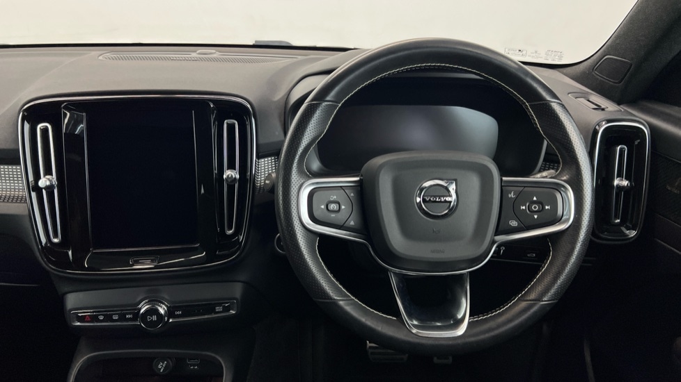 Used Volvo XC40 2021 for sale - 76635650: Photo 10