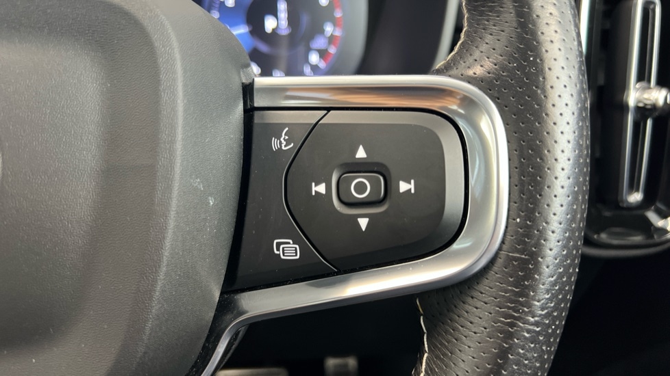 Used Volvo XC40 2021 for sale - 76635650: Photo 22