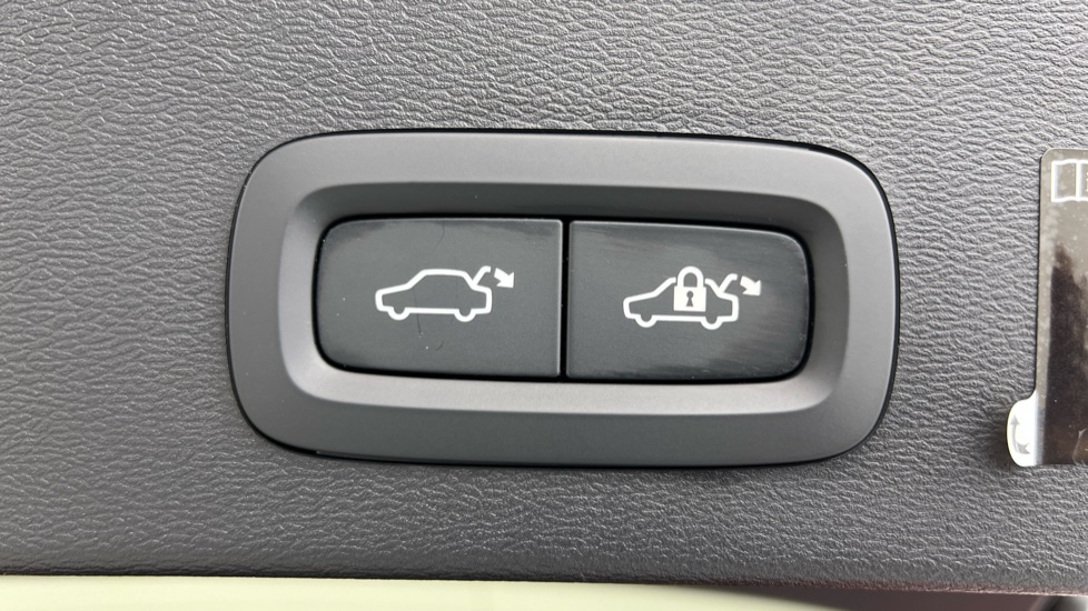 Used Volvo XC40 2021 for sale - 76635650: Photo 35