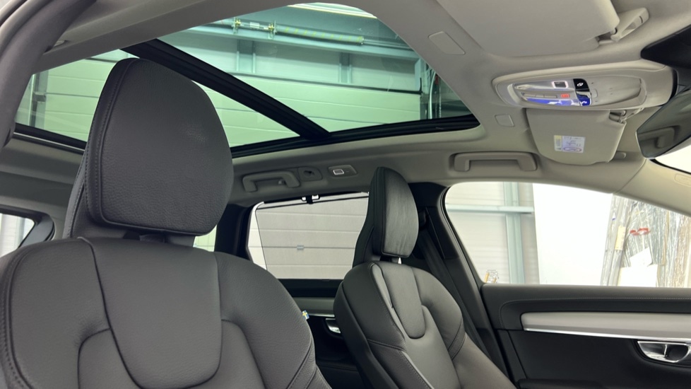 Used Volvo V90 2025 for sale - 77965051: Photo 31