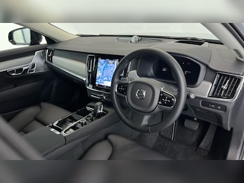 Used Volvo V90 2025 for sale - 77965051: Photo