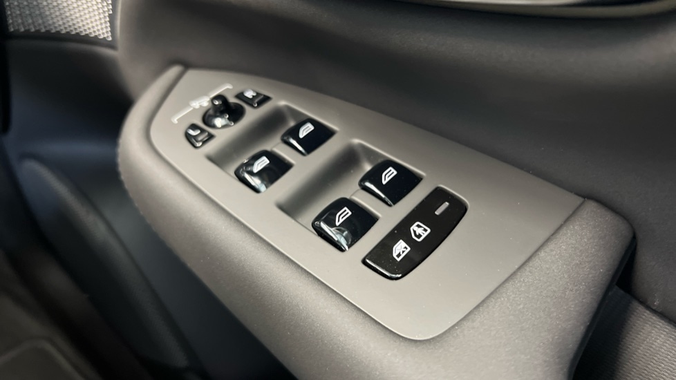 Used Volvo XC90 2025 for sale - 77010223: Photo 24