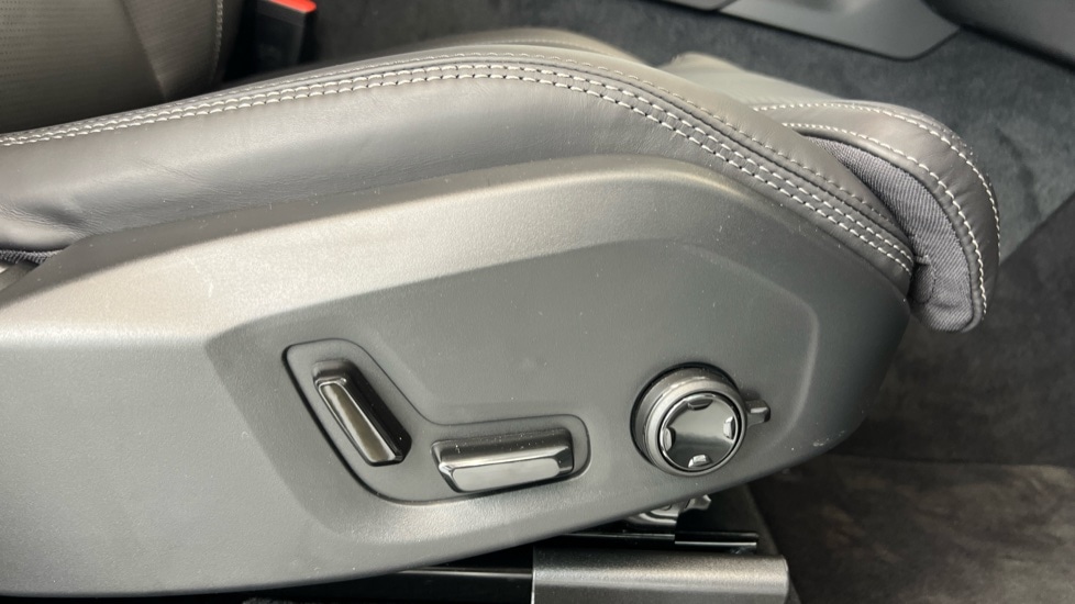 Used Volvo XC90 2025 for sale - 77010223: Photo 30