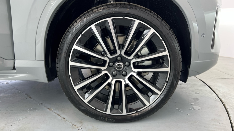 Used Volvo XC90 2025 for sale - 77010223: Photo 9