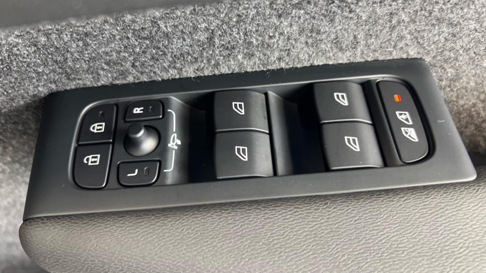 Used Volvo XC40 2023 for sale - 76191096: Photo 24