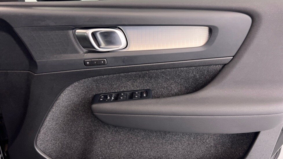 Used Volvo XC40 2023 for sale - 76191096: Photo 29