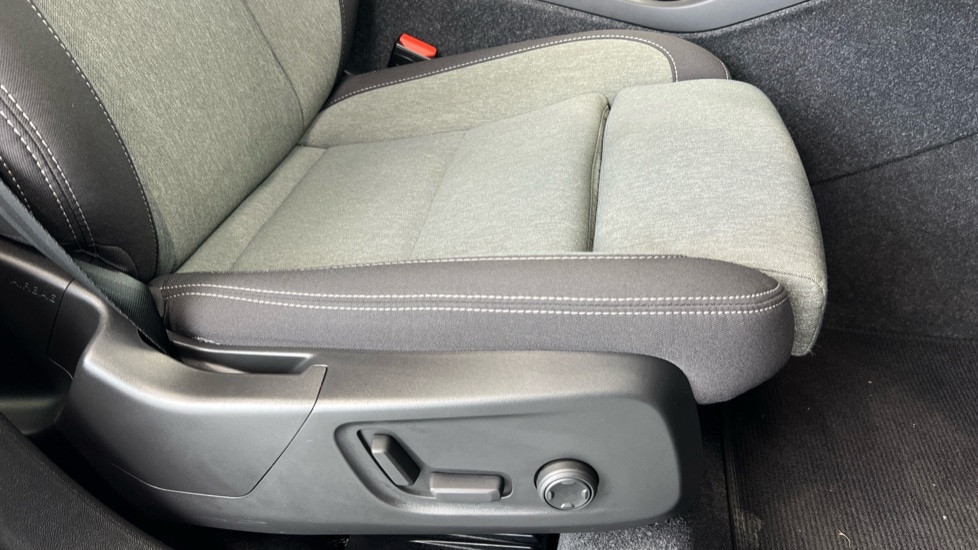 Used Volvo XC40 2023 for sale - 76191096: Photo 30