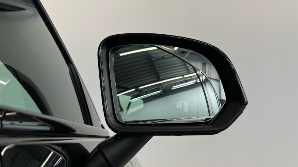 Used Volvo XC40 2023 for sale - 76191096: Photo 32