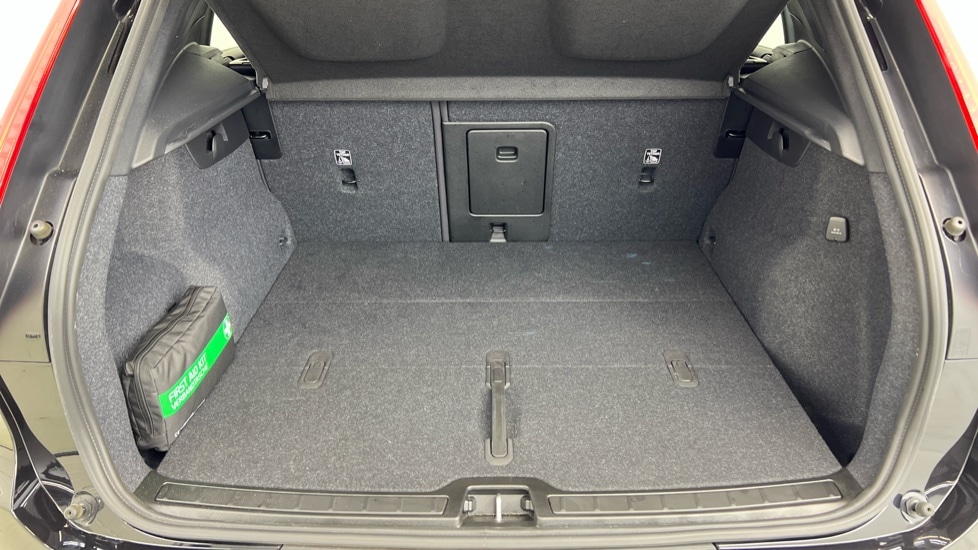 Used Volvo XC40 2023 for sale - 76191096: Photo 38