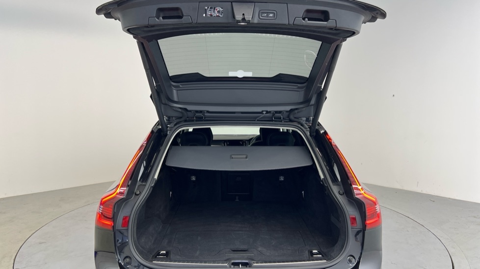 Used Volvo V90 2022 for sale - 76033851: Photo 13