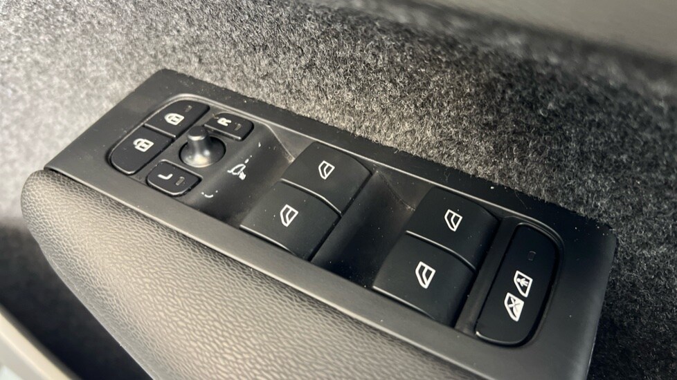 Used Volvo XC40 2022 for sale - 77698163: Photo 24