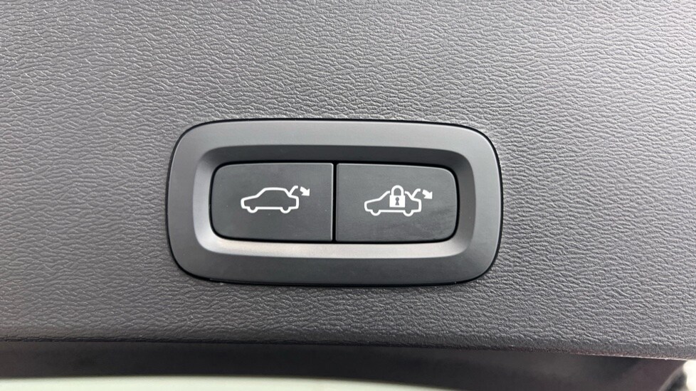 Used Volvo XC40 2022 for sale - 77698163: Photo 35