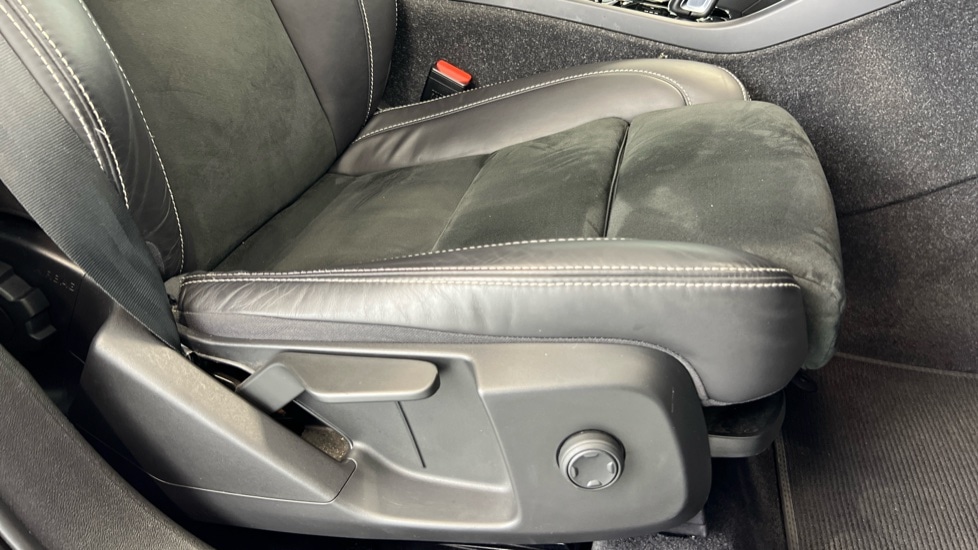 Used Volvo XC40 2021 for sale - 76074353: Photo 30