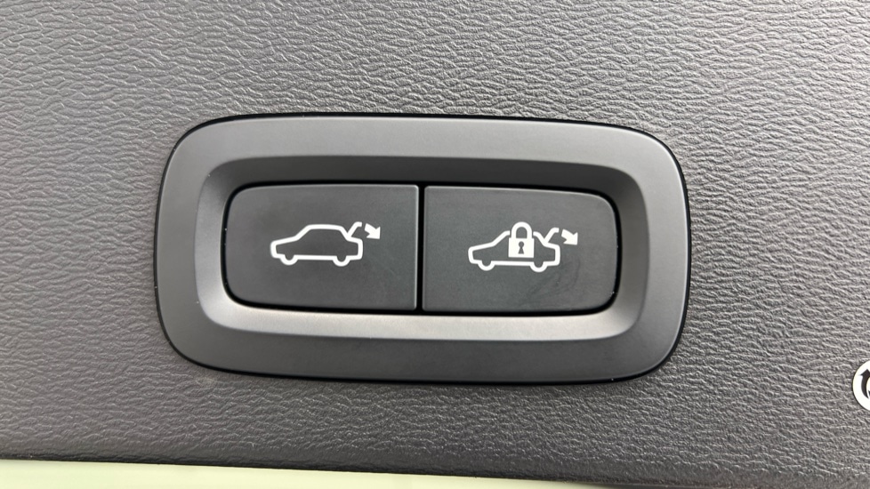 Used Volvo XC40 2021 for sale - 76074353: Photo 35