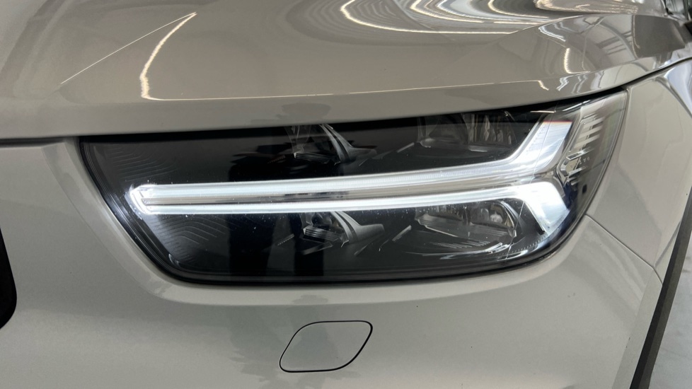 Used Volvo XC40 2021 for sale - 76074353: Photo 42