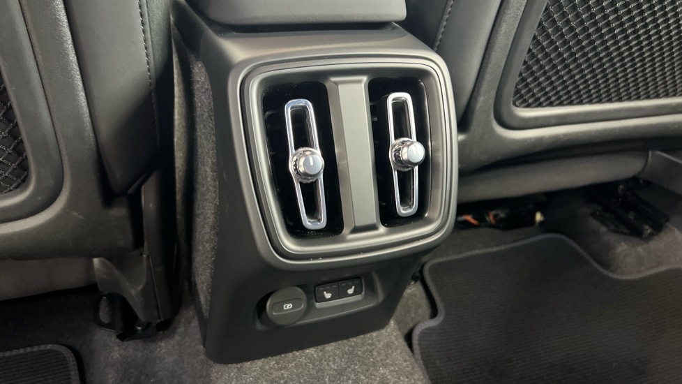 Used Volvo XC40 2024 for sale - 76079205: Photo 15