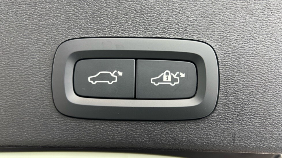 Used Volvo XC40 2024 for sale - 76079205: Photo 35