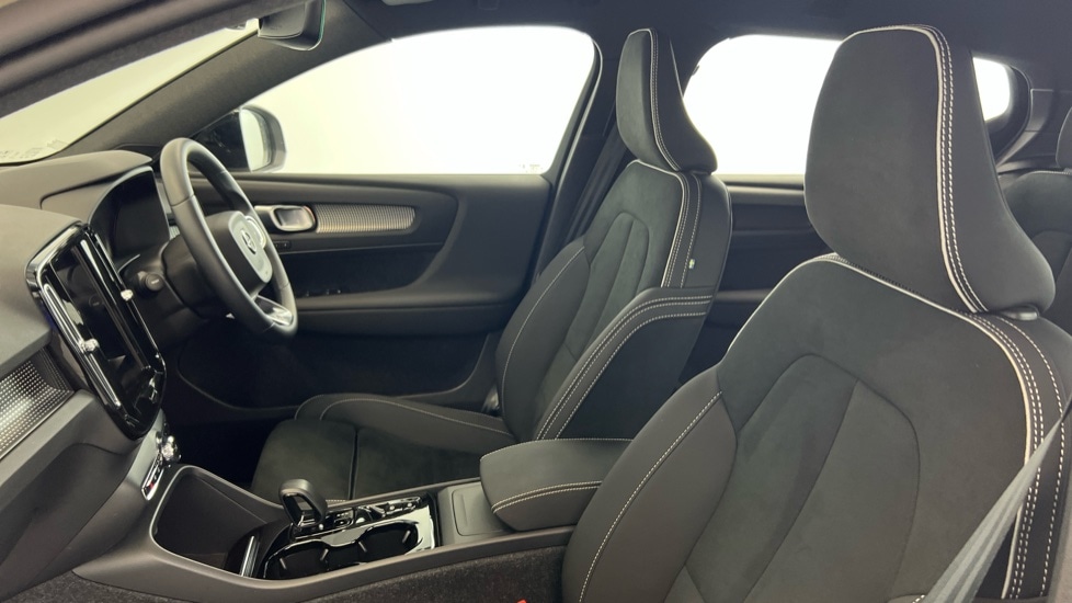 Used Volvo XC40 2024 for sale - 76079205: Photo 37