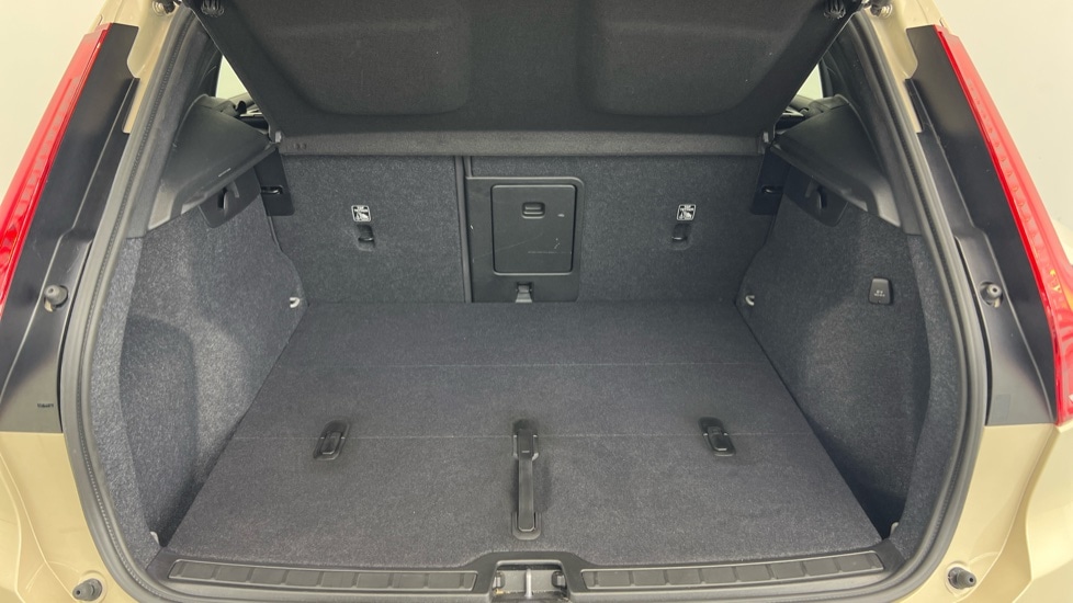 Used Volvo XC40 2024 for sale - 76079205: Photo 38