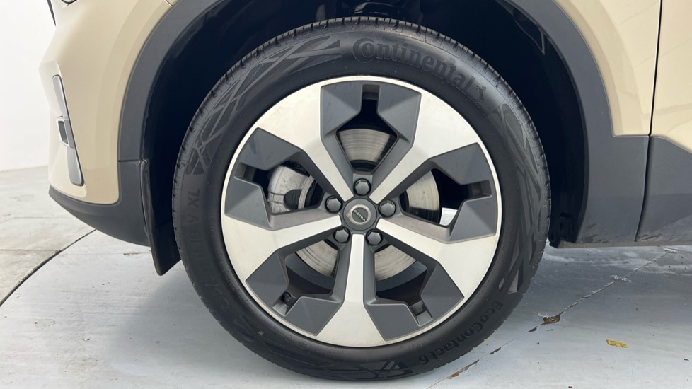 Used Volvo XC40 2024 for sale - 76079205: Photo 9