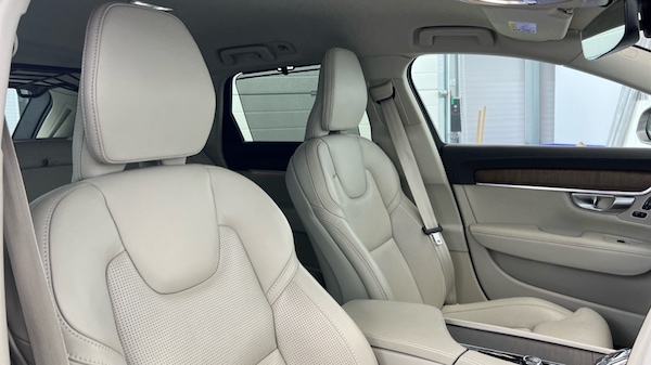 Used Volvo V90 2022 for sale - 76312413: Photo 31