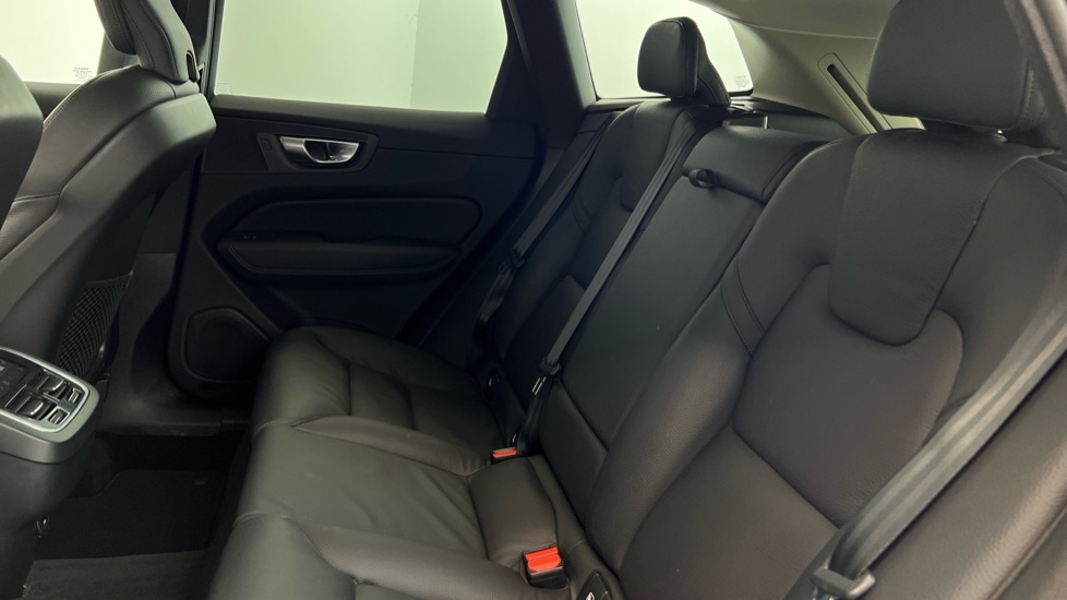 Used Volvo XC60 2023 for sale - 77917870: Photo 33