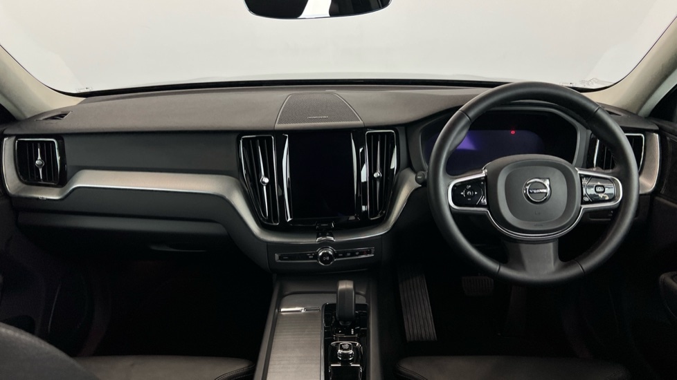 Used Volvo XC60 2023 for sale - 77917870: Photo 5