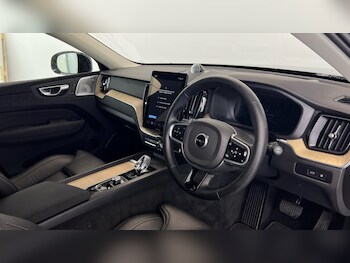 Used Volvo XC60 2025 for sale - 75952391: Photo